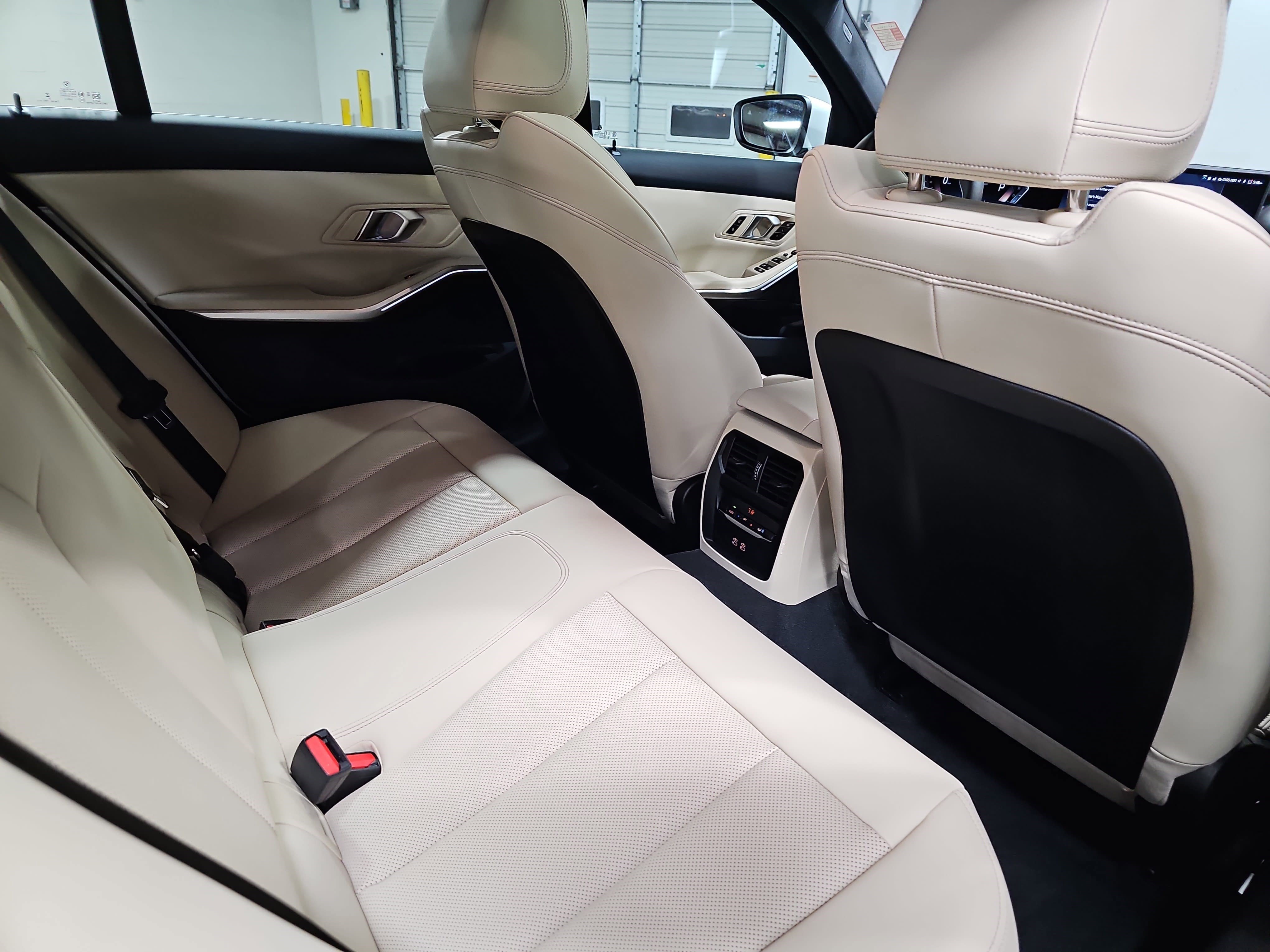 Certified 2025 BMW 330i Sedan w/ Premium Package image 11