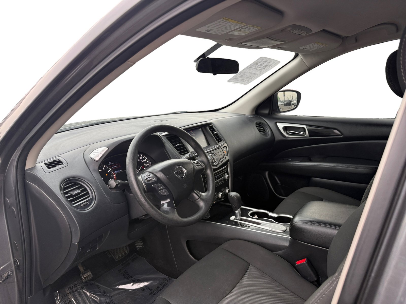 Used 2020 Nissan Pathfinder S image 8