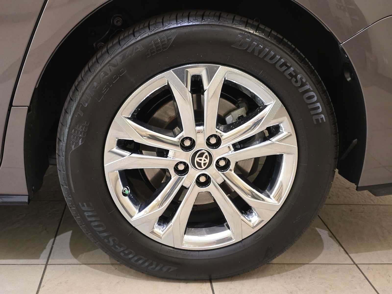 Certified 2024 Toyota Sienna Platinum AWD/4WD image 8