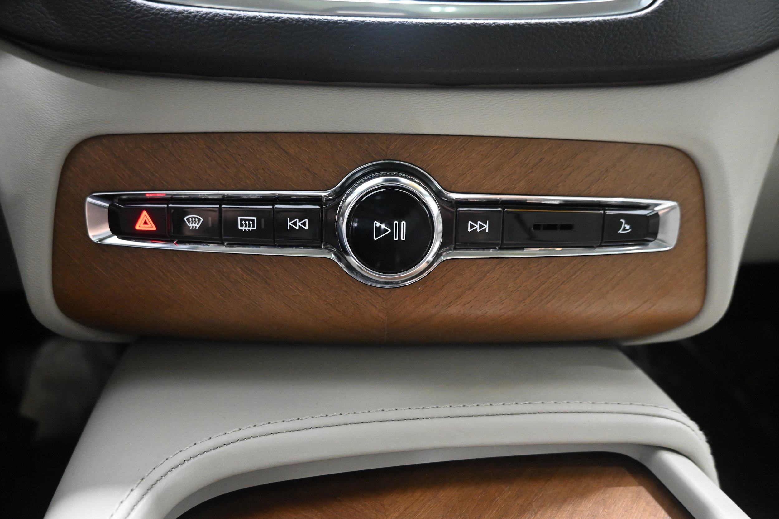 Used 2019 Volvo XC90 T6 Inscription w/ Luxury Package AWD/4WD image 17