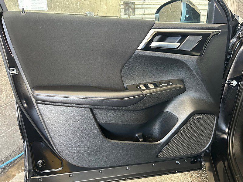 Used 2025 Mitsubishi Outlander ES AWD/4WD image 16