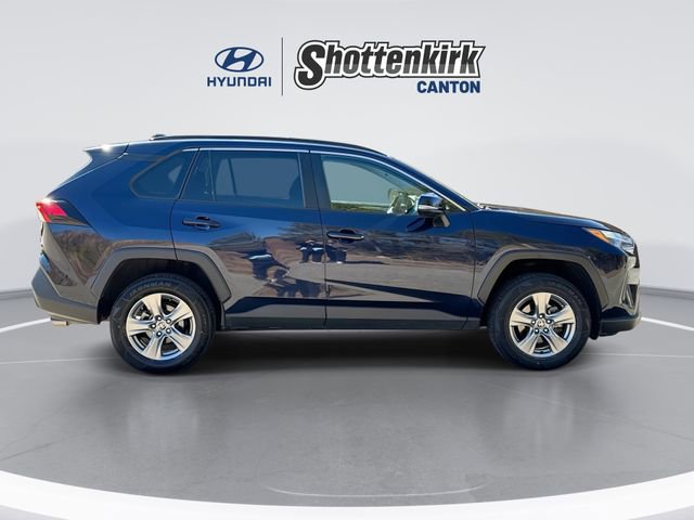 Used 2022 Toyota RAV4 XLE image 7