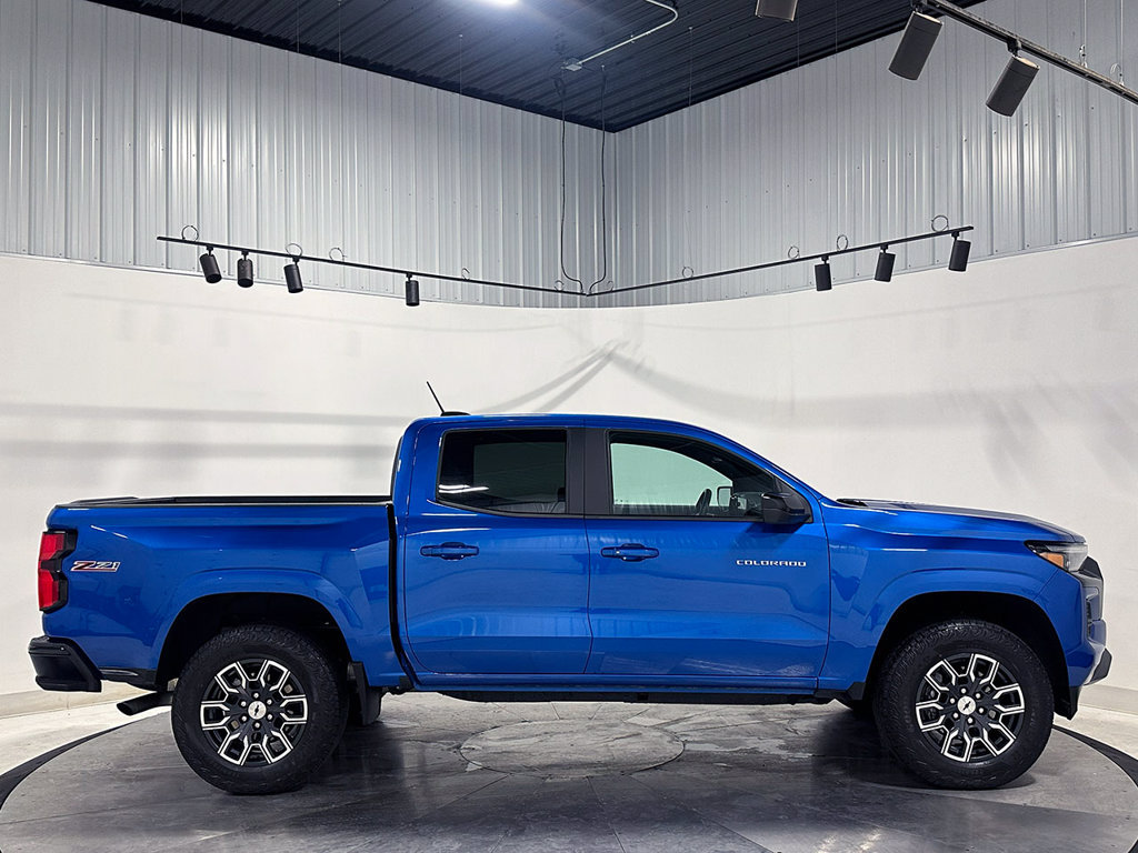 Used 2024 Chevrolet Colorado Z71 w/ Z71 Convenience Package 2 AWD/4WD image 10