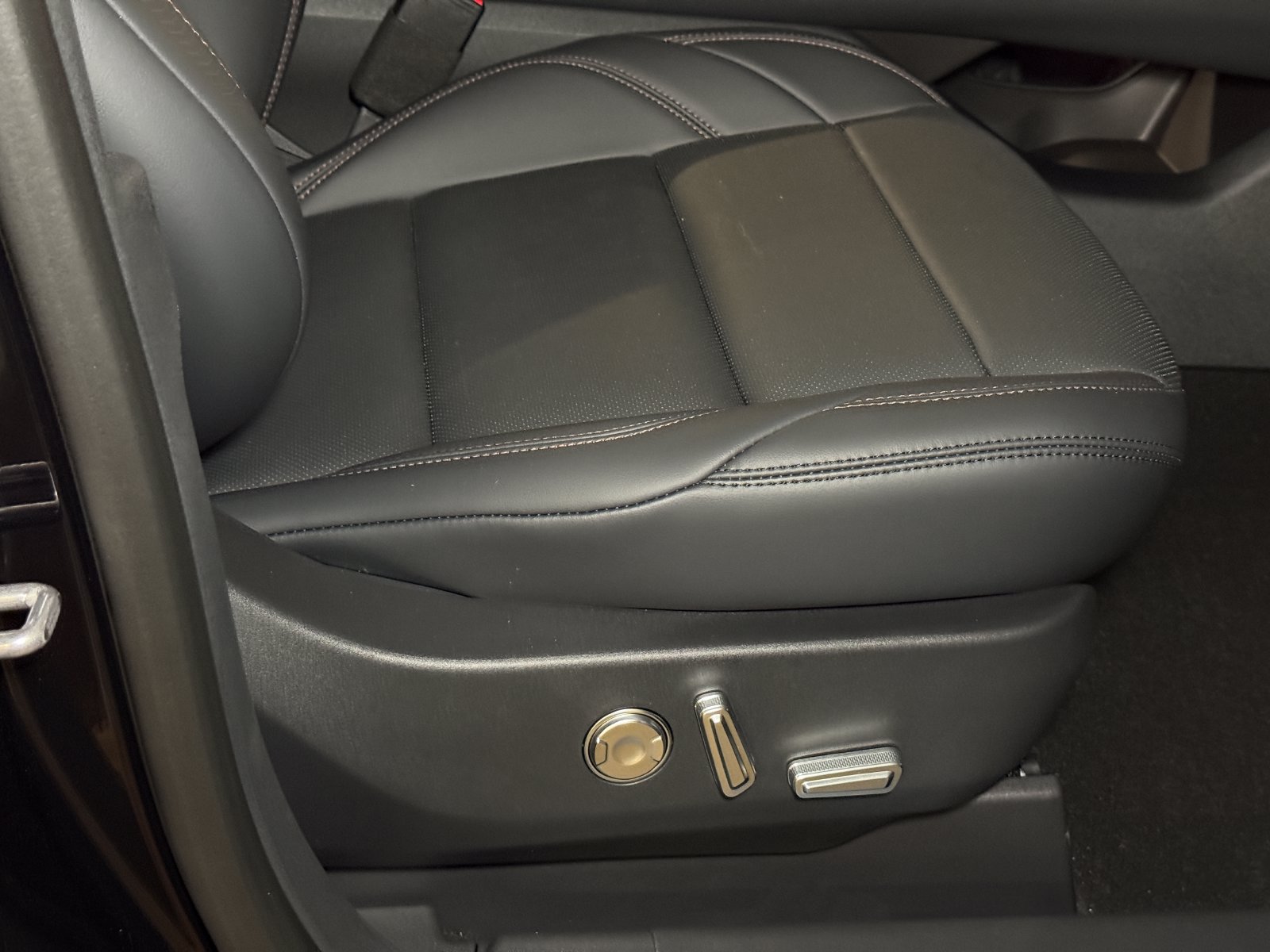 New 2026 Lincoln Nautilus Hybrid AWD/4WD image 11