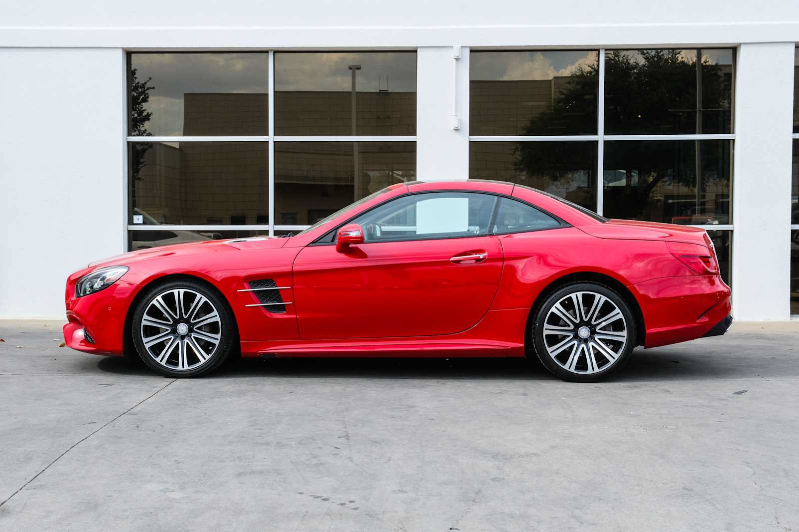 Used 2017 Mercedes-Benz SL 450 image 16