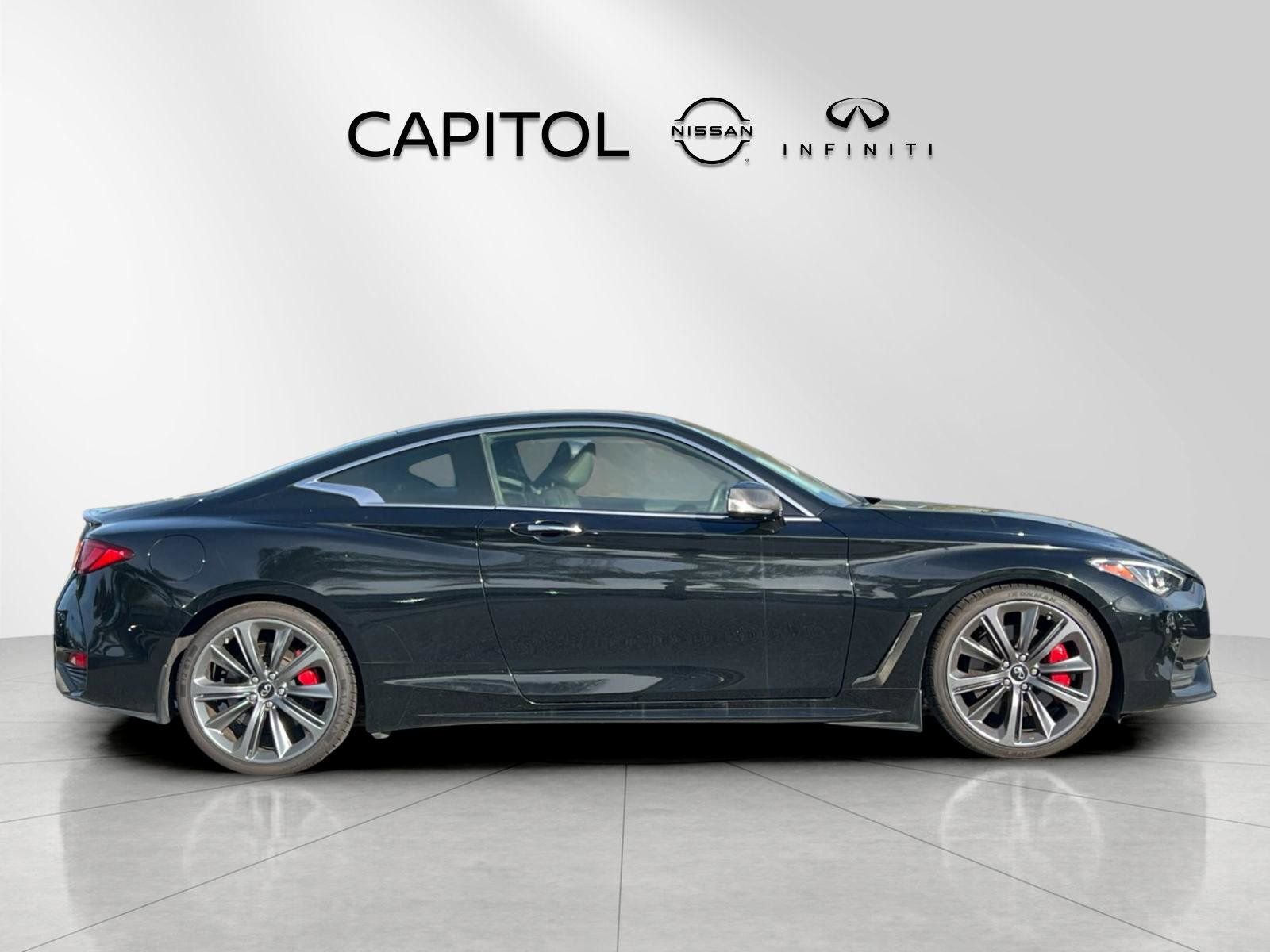 Used 2022 INFINITI Q60 Red Sport 400 w/ Carbon Fiber Package image 6