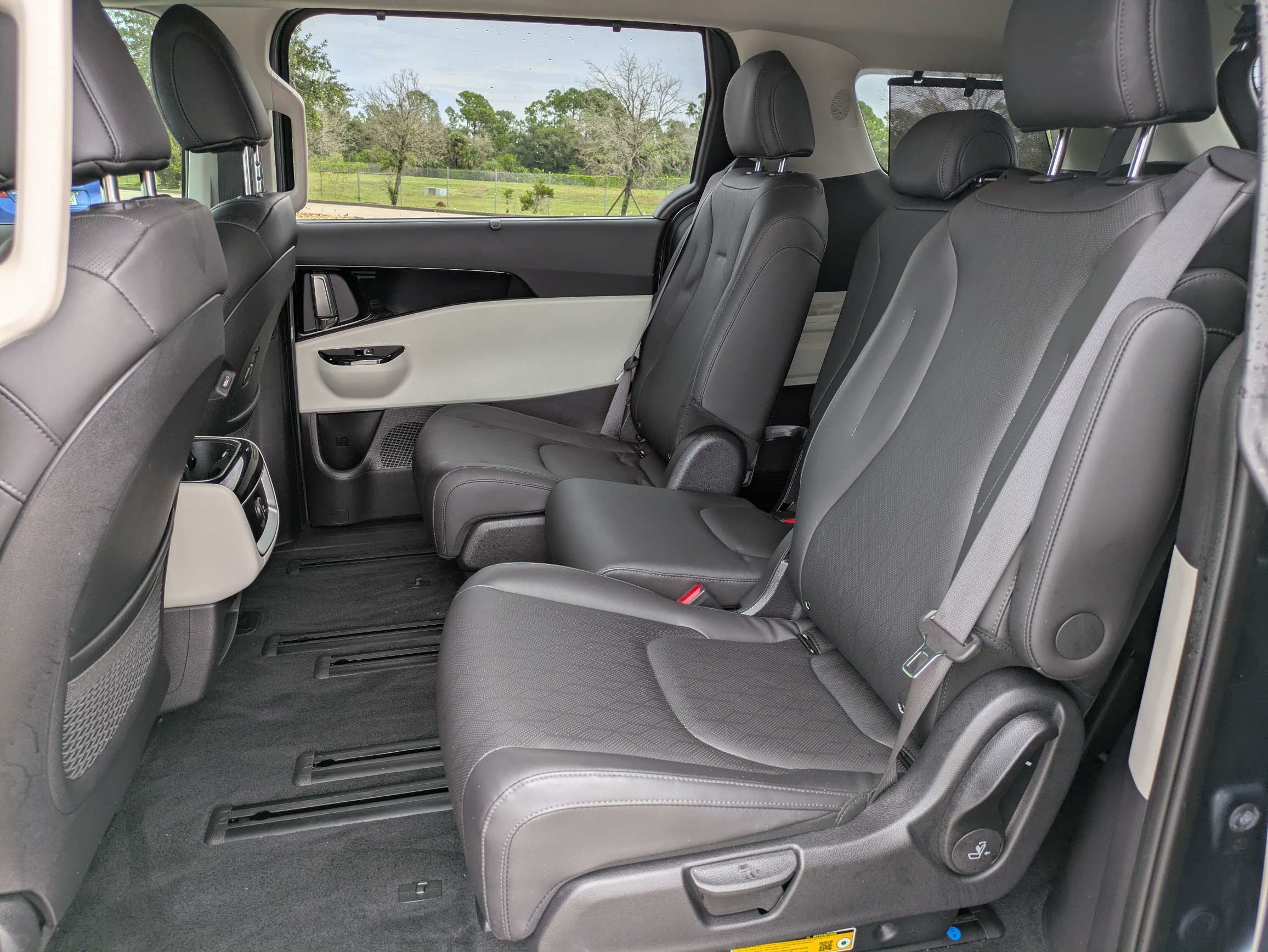 Certified 2024 Kia Carnival EX FWD image 13