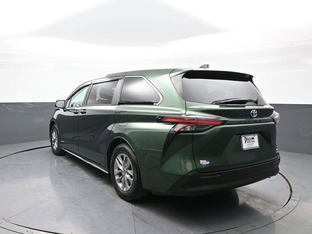Certified 2021 Toyota Sienna LE image 8