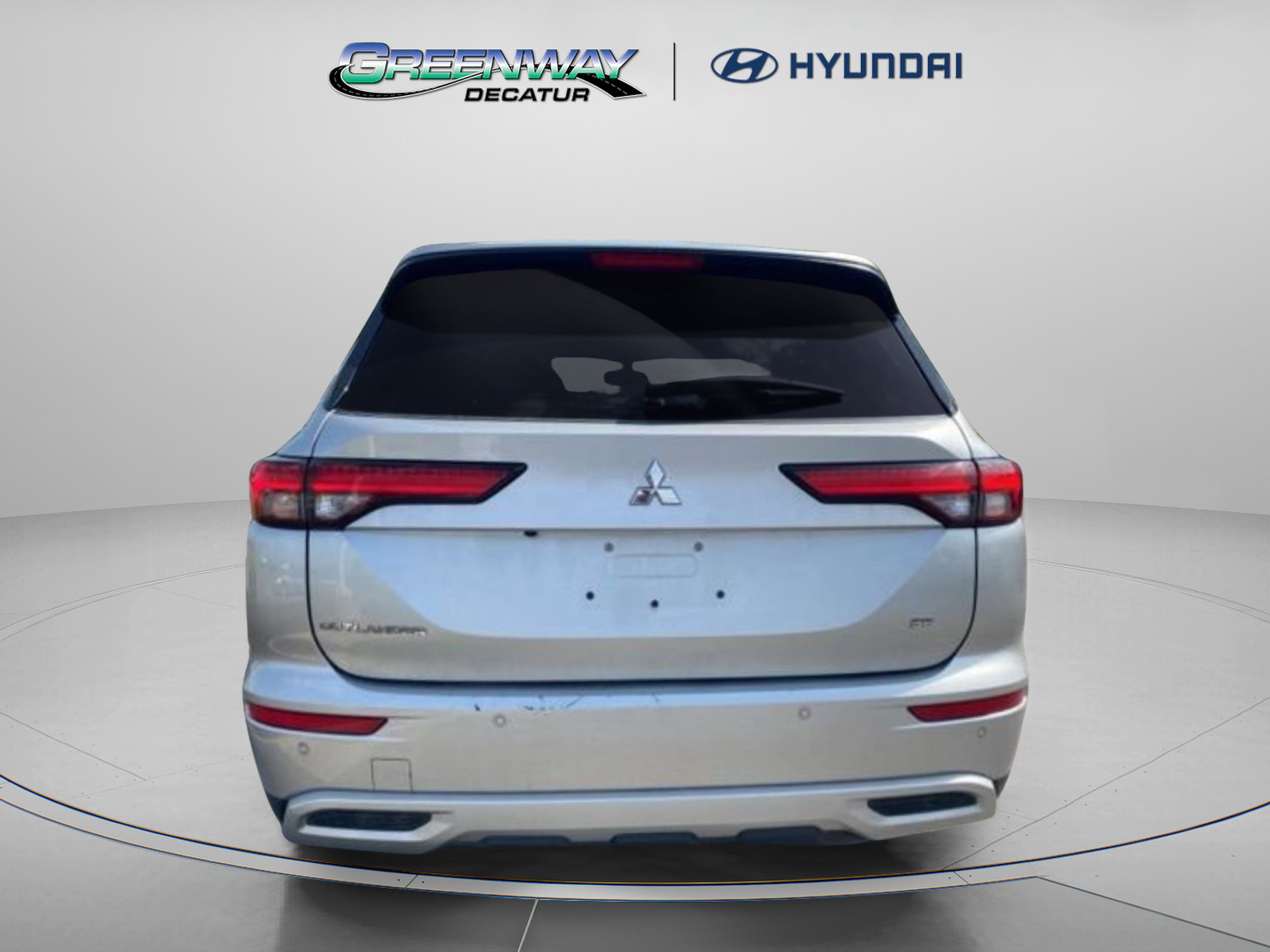 Used 2024 Mitsubishi Outlander SE FWD image 6