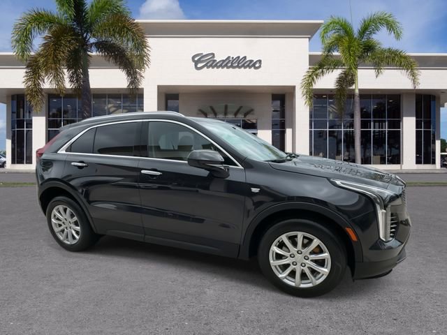 Certified 2023 Cadillac XT4 Luxury w/ Driver Awareness Package FWD image 17