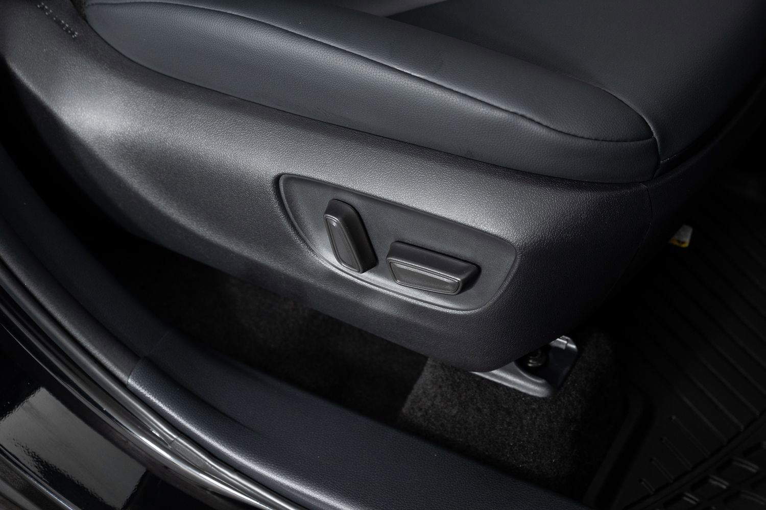 Used 2024 Toyota Highlander XLE image 31