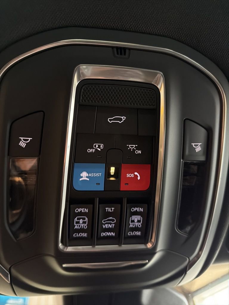 New 2025 Jeep Grand Cherokee Limited image 16