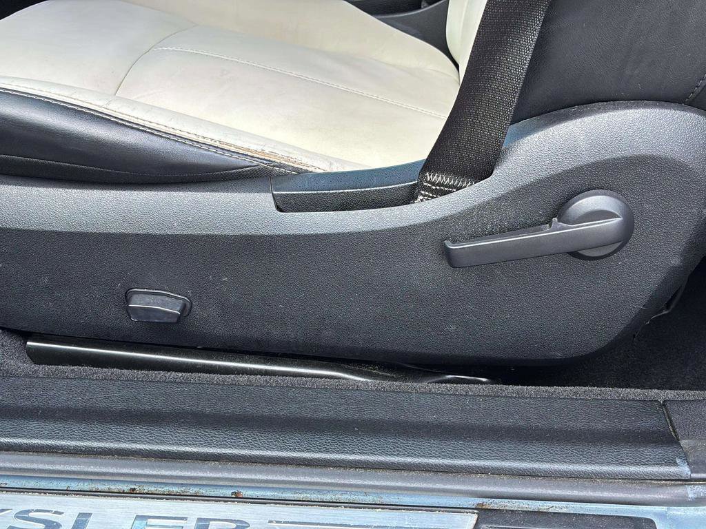 Used 2013 Chrysler 200 Limited FWD image 23