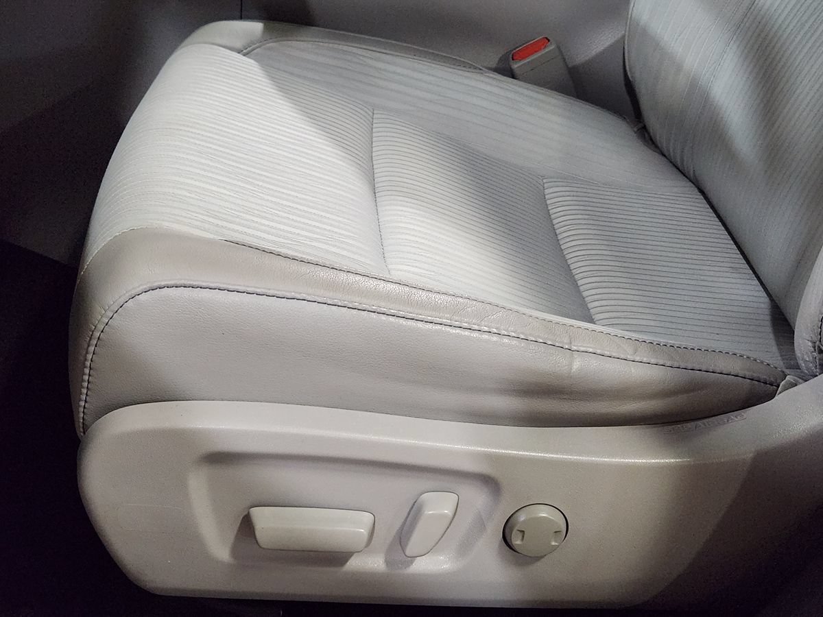 Used 2019 Toyota Highlander Plus FWD image 44