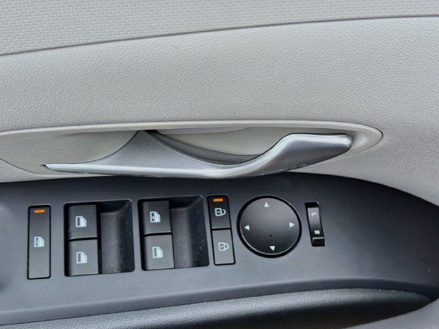 Used 2025 Hyundai Tucson SE FWD image 17