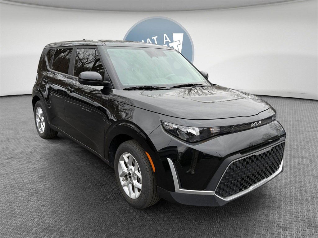 Certified 2023 Kia Soul LX w/ Option Group 015