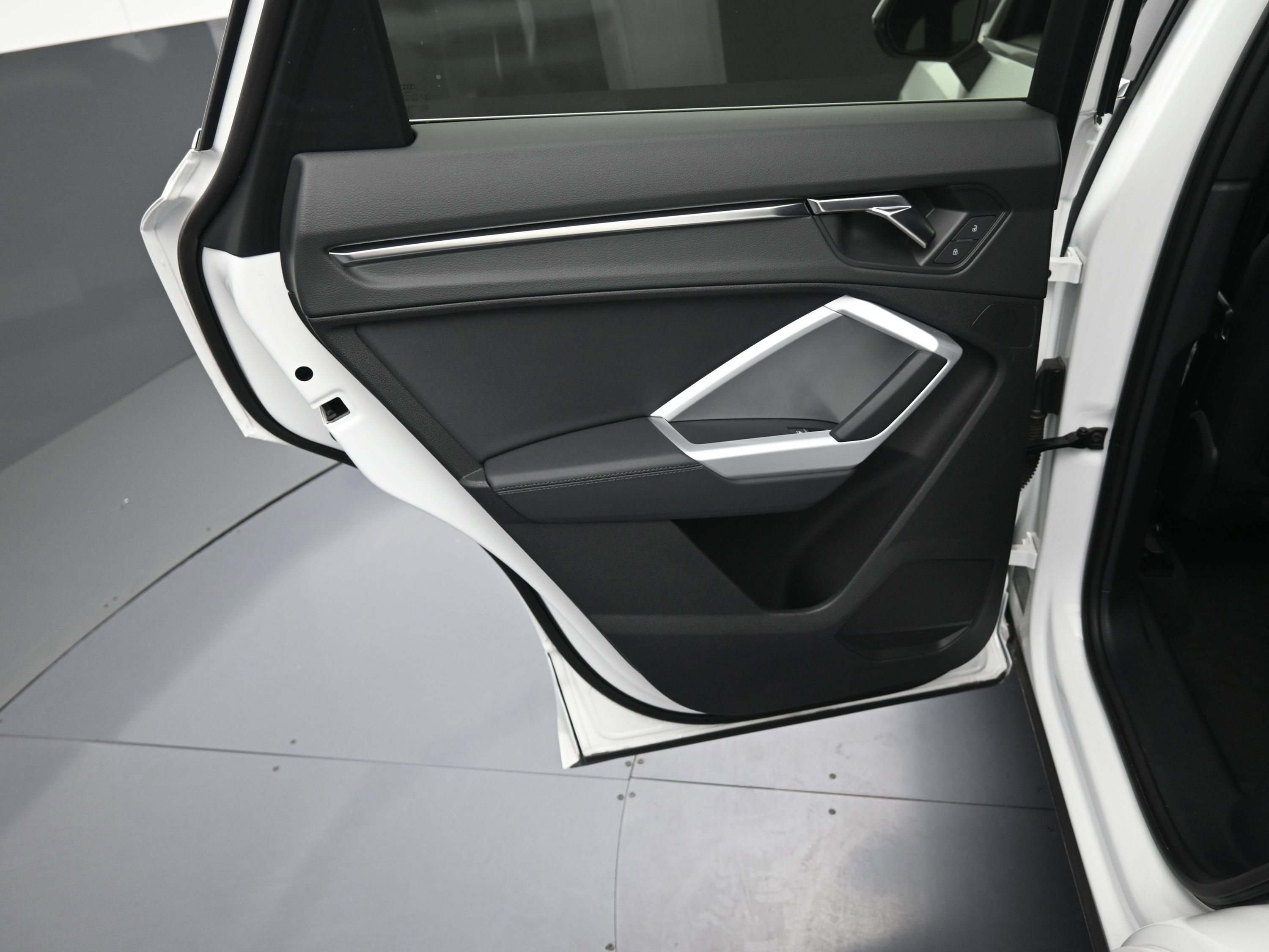 Used 2023 Audi Q3 2.0T Premium w/ Convenience Package image 12