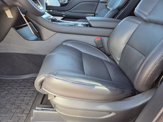 New 2026 Lincoln Aviator Reserve w/ Luxury Package RWD image 13
