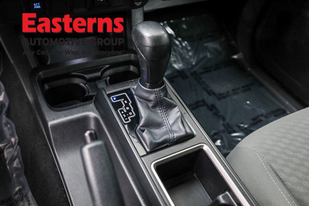 Used 2022 Toyota Tacoma SR w/ SR Convenience Package image 13