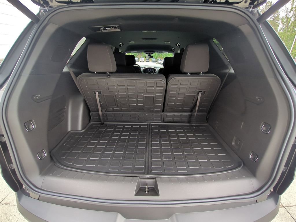Used 2024 Chevrolet Traverse LT FWD image 32