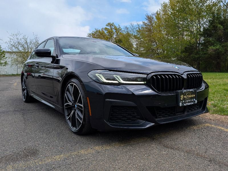 Used 2022 BMW 530i xDrive w/ M Sport Package AWD/4WD image 3