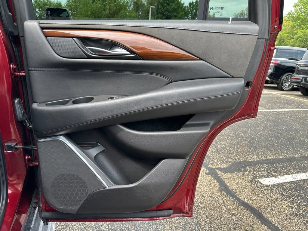 Used 2020 Cadillac Escalade Luxury AWD/4WD image 30