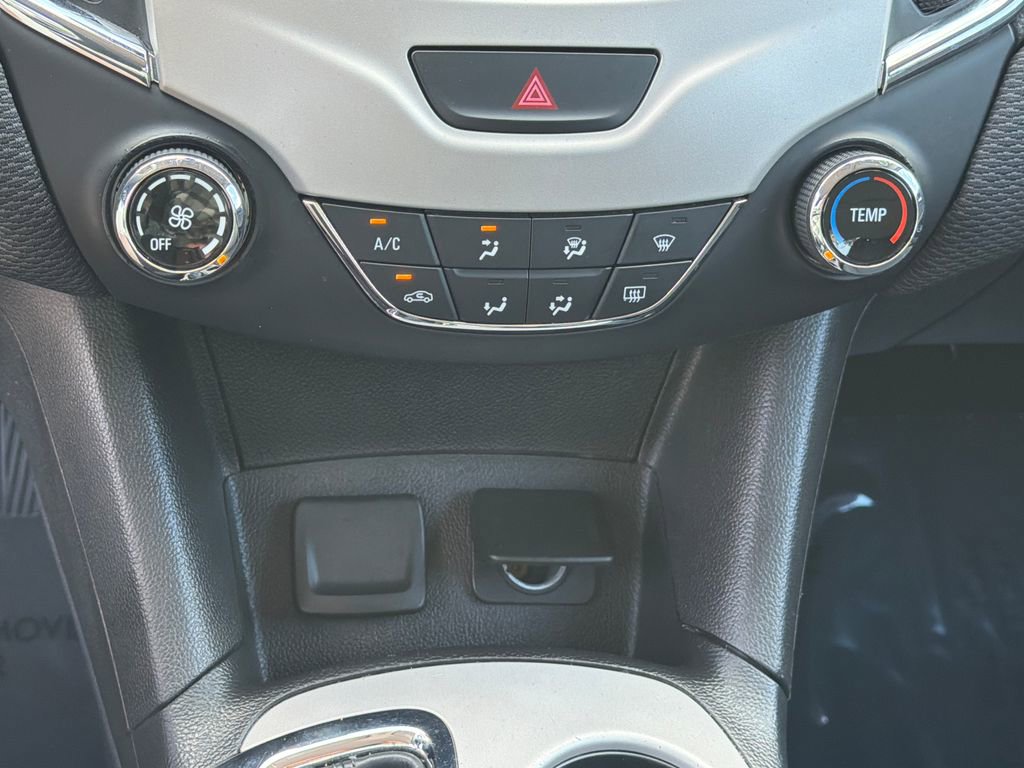 Used 2018 Chevrolet Cruze LS FWD image 23