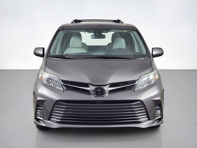 Used 2020 Toyota Sienna XLE w/ XLE Navigation Package AWD/4WD image 8