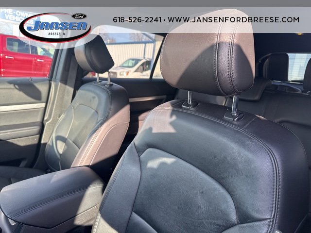 Used 2017 Ford Explorer XLT w/ Equipment Group 202A image 10