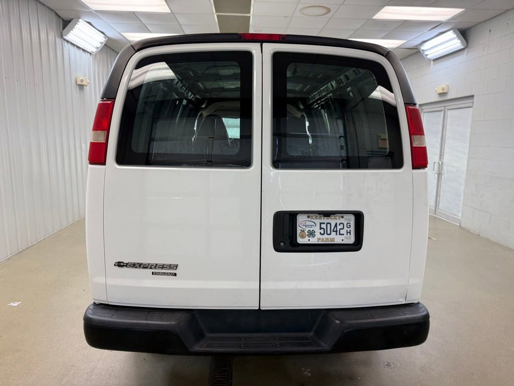 Used 2015 Chevrolet Express 2500 RWD image 6