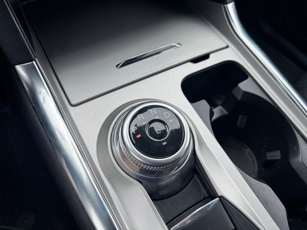 Used 2023 Ford Explorer XLT w/ Equipment Group 202A AWD/4WD image 18