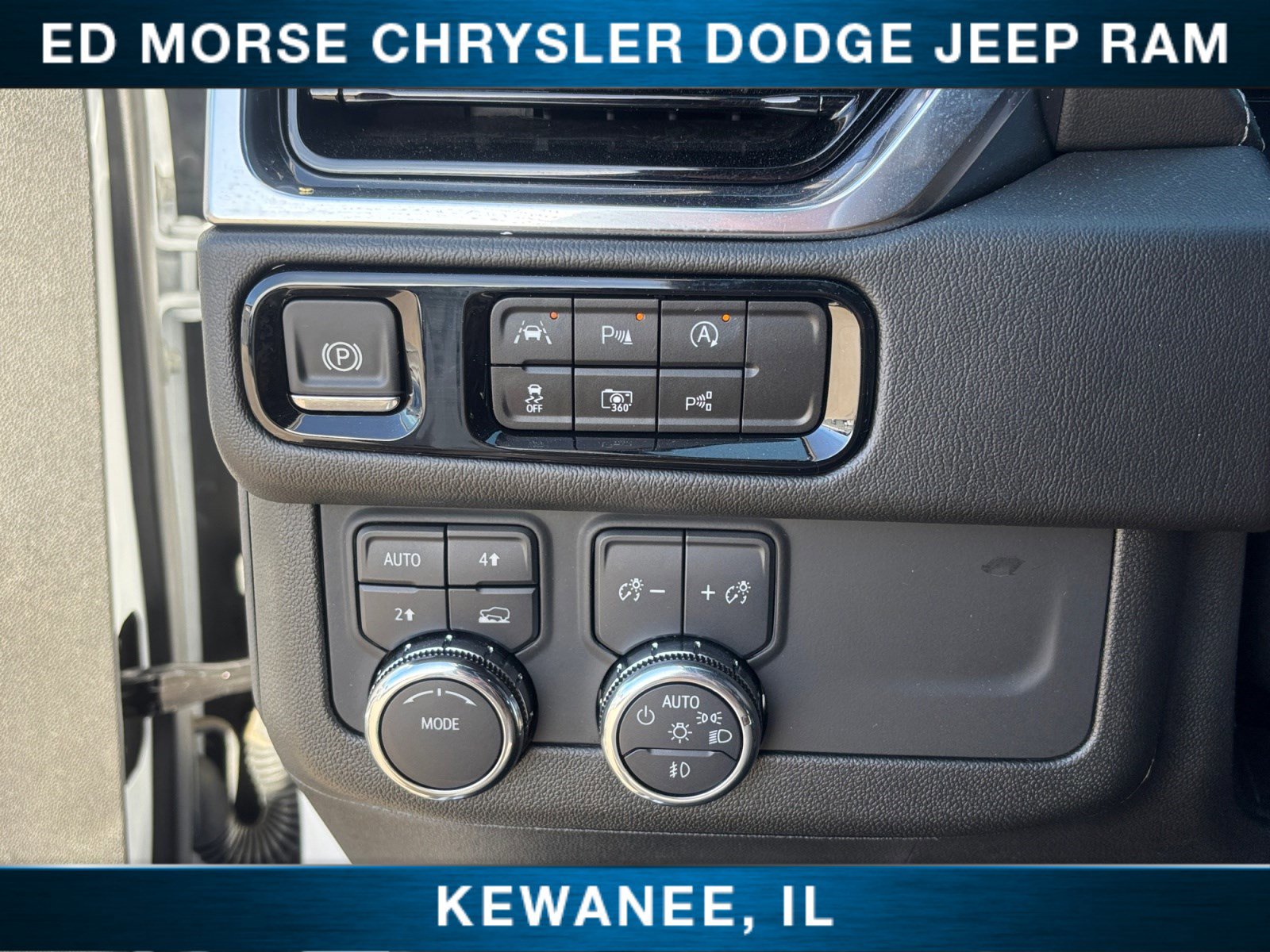 Used 2025 GMC Yukon Denali AWD/4WD image 26