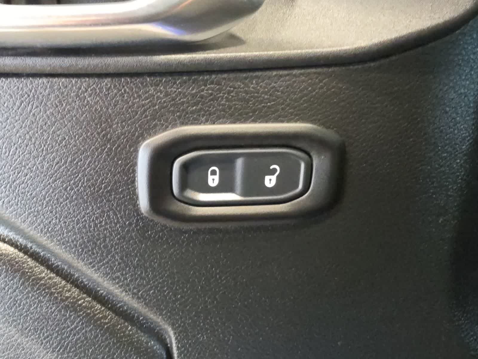 Used 2020 Jeep Wrangler Sport AWD/4WD image 16