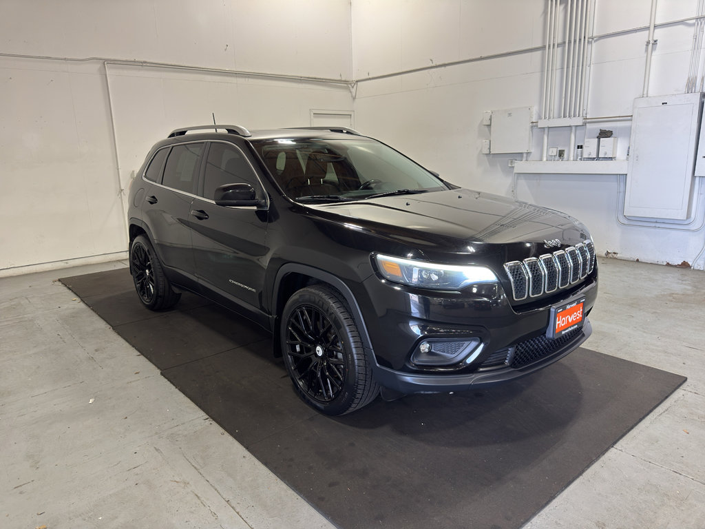Used 2019 Jeep Cherokee Latitude Plus w/ Comfort/Convenience Group AWD/4WD image 15