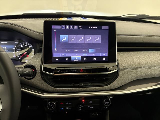 Used 2024 Jeep Compass Latitude AWD/4WD image 26