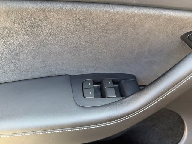 Used 2024 Tesla Model Y Performance AWD/4WD image 10