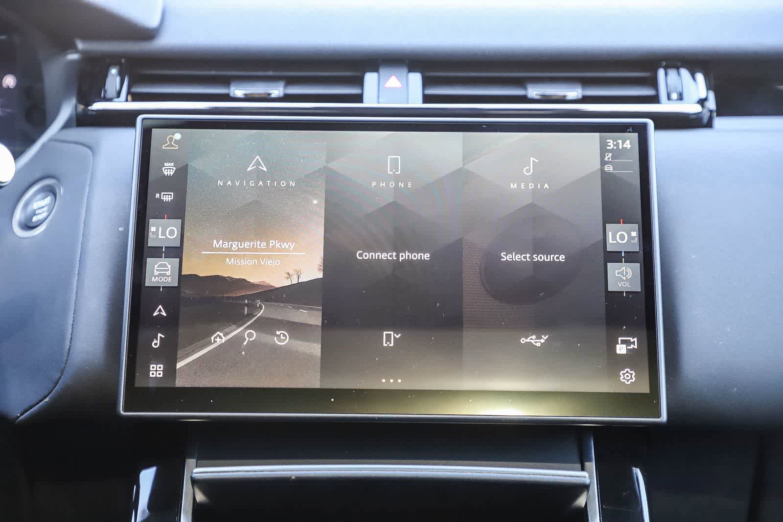 Used 2025 Land Rover Range Rover Velar Dynamic SE AWD/4WD image 12