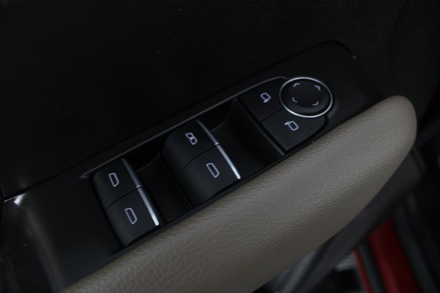 Used 2024 GMC Canyon Denali image 17