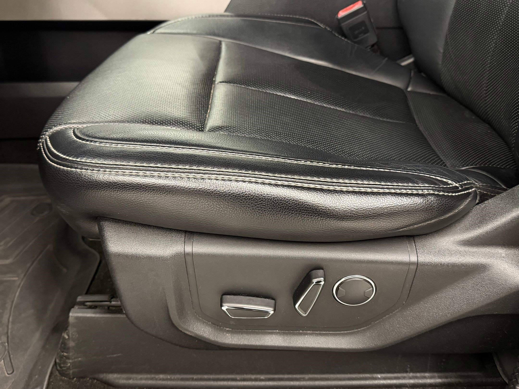 Used 2018 Ford F150 Lariat image 11