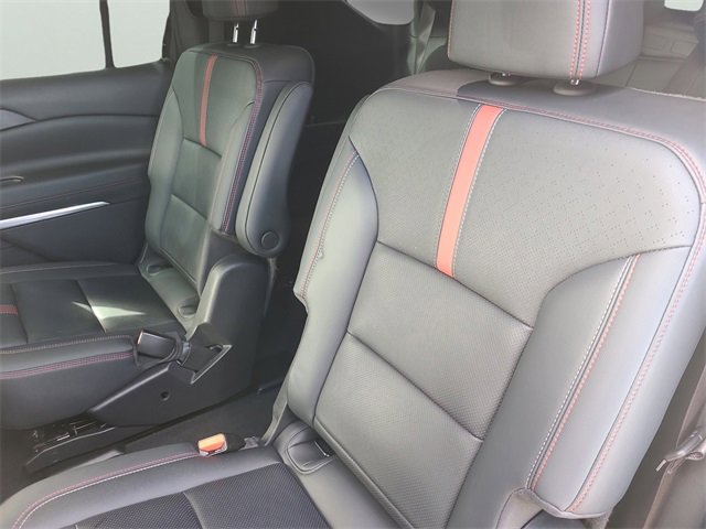 Used 2024 Chevrolet Traverse RS image 15