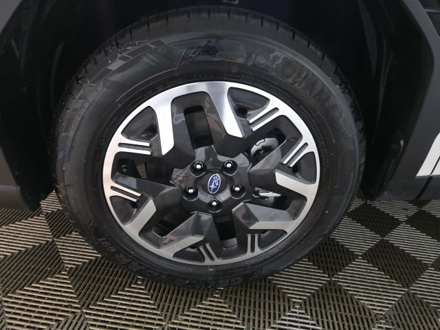 Certified 2025 Subaru Forester Premium AWD/4WD image 10