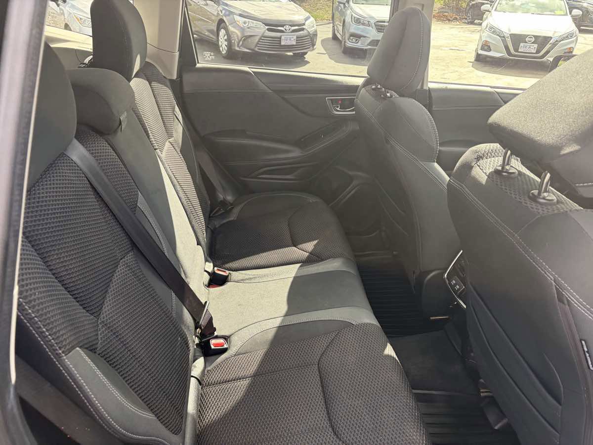 Used 2019 Subaru Forester Premium AWD/4WD image 22
