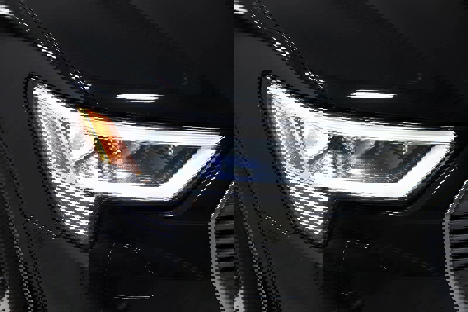 Used 2022 Audi e-tron Premium Plus w/ Premium Plus Package image 31