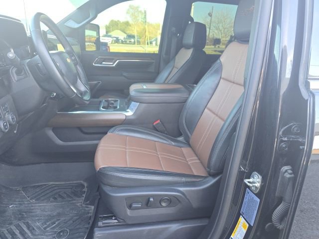Used 2024 Chevrolet Silverado 3500 High Country w/ High Country Premium Package image 15