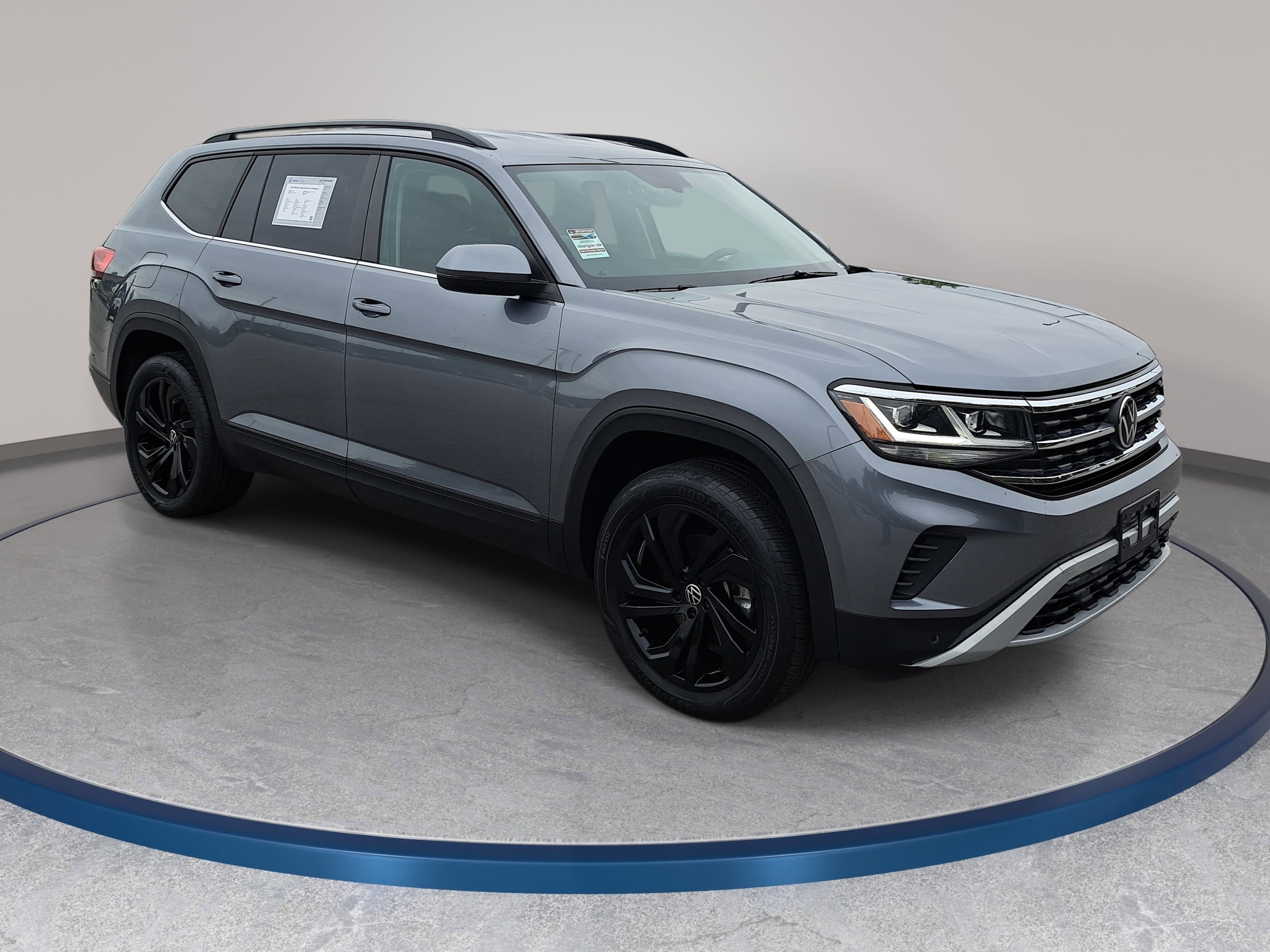 Certified 2023 Volkswagen Atlas SE w/ Black Wheel Package AWD/4WD image 3