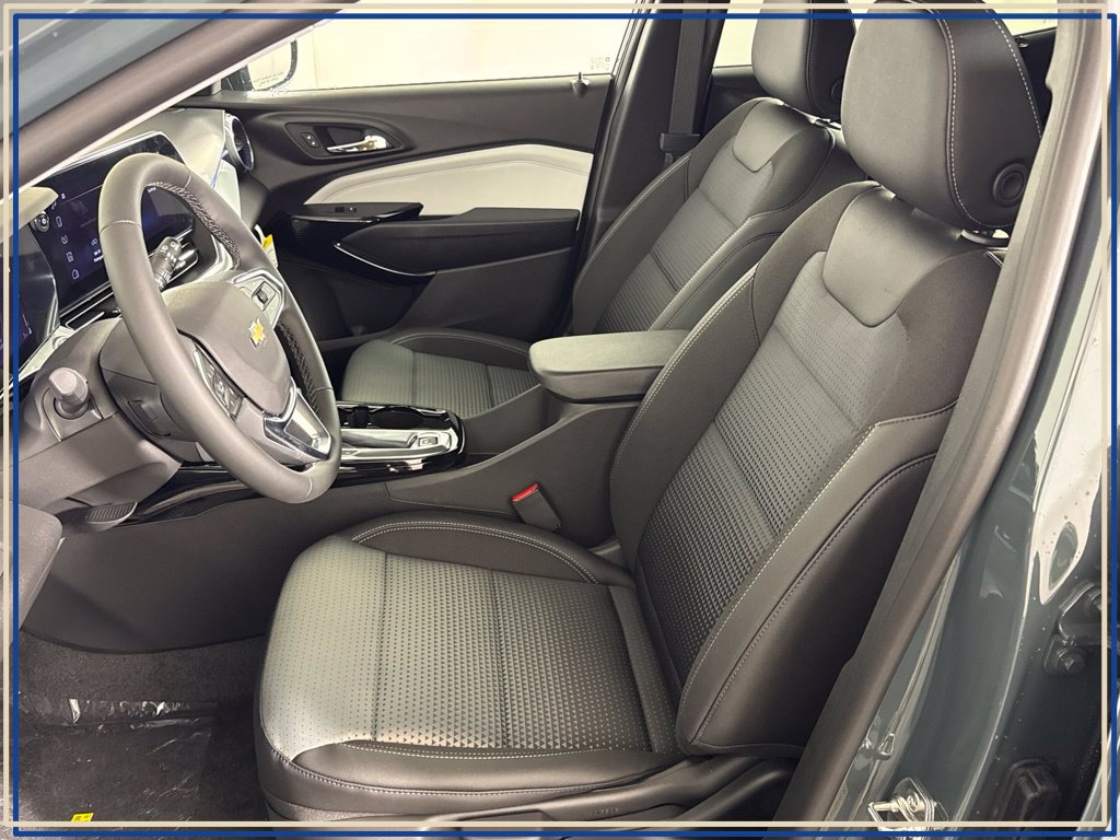 New 2026 Chevrolet Trax LT w/ LT Convenience Package FWD image 23