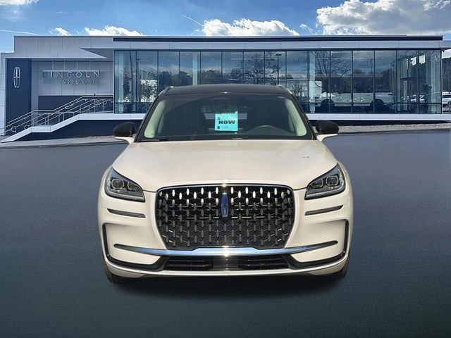 Used 2024 Lincoln Corsair Grand Touring AWD/4WD image 2