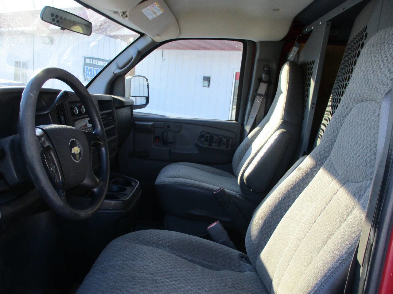 Used 2009 Chevrolet Express 3500 image 15