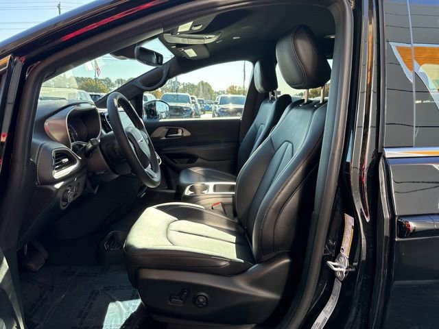 New 2026 Chrysler Pacifica Select image 7