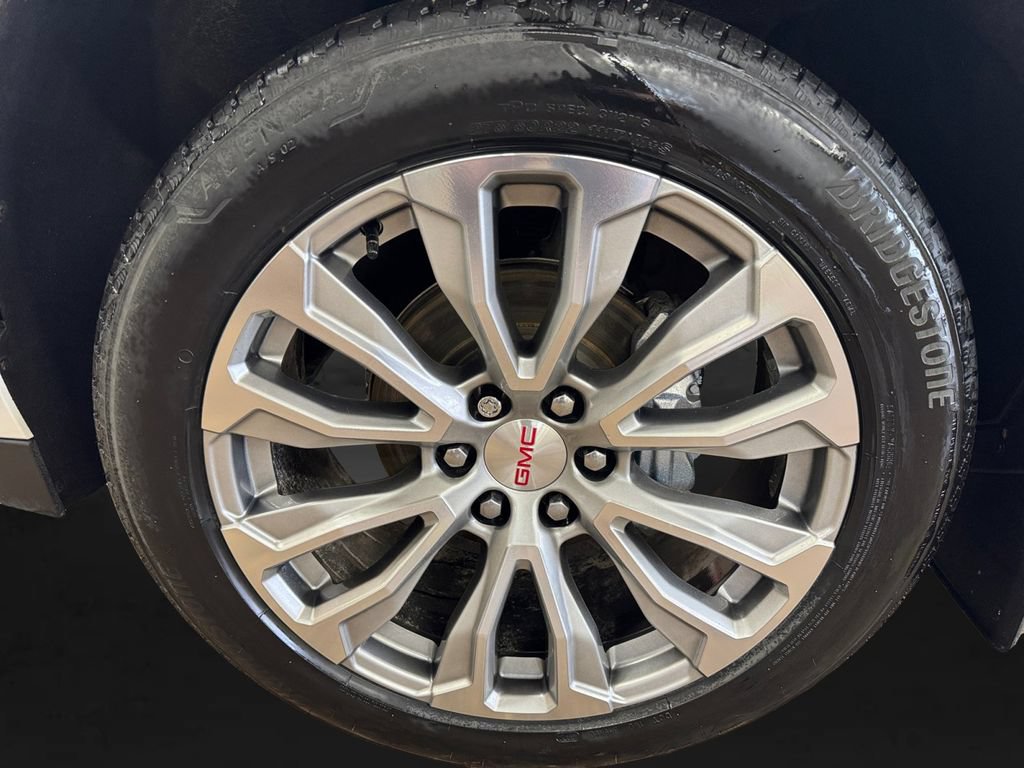 Used 2021 GMC Yukon Denali w/ Denali Premium Package AWD/4WD image 9